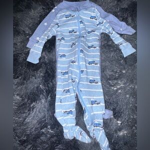 3-6 months forties, never worn and in great condition for a great price!